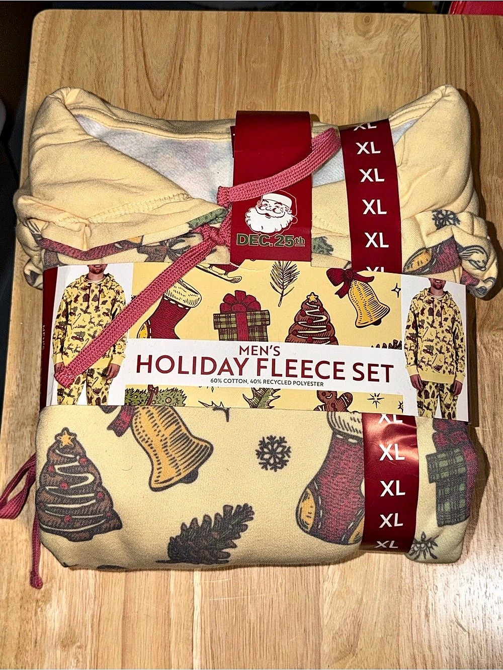 Dec. 25th Men's Holiday Fleece Set Cream XL NWT